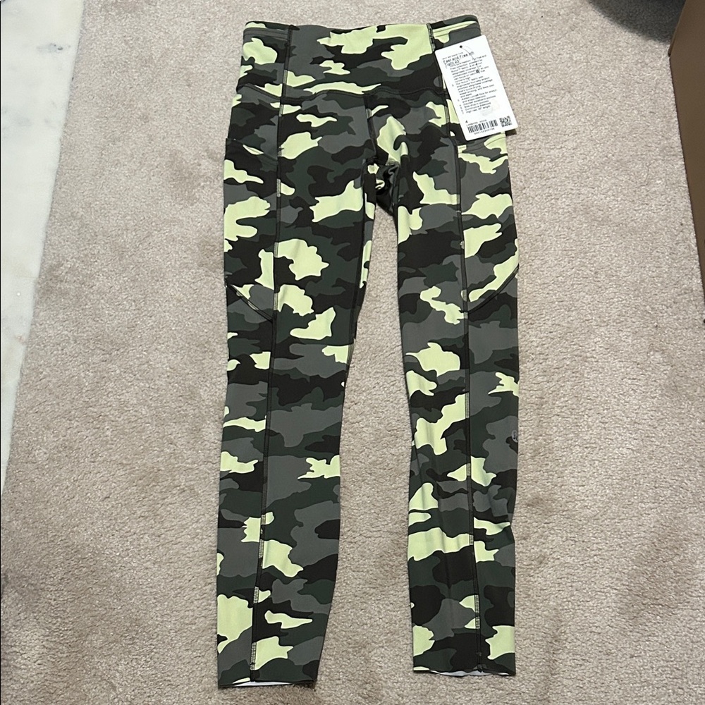 NWT Fast and Free Lululemon Camouflage Leggings 25”